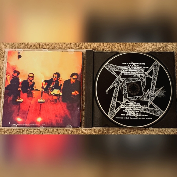 Metallica Load Compact Disk Pre-owned - Picture 2 of 9